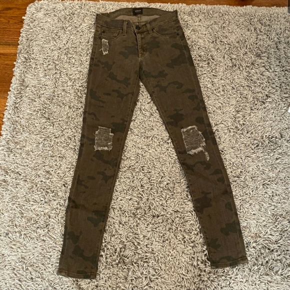 Hudson Jeans. Camo. Size 24. - Picture 5 of 6